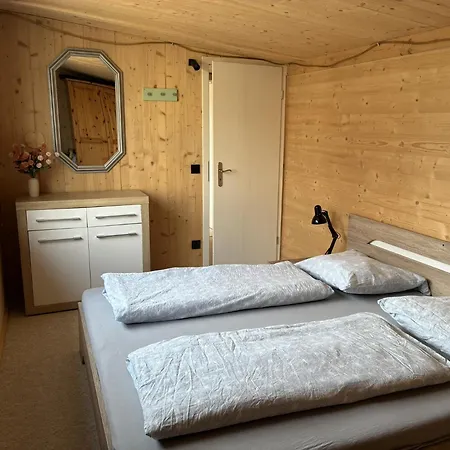 Lägenhet Geraeumiges Tiny Haus Fuer 1 Bis 8 Personen Mit Infrarotkabine *