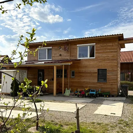 Geraeumiges Tiny Haus Fuer 1 Bis 8 Personen Mit Infrarotkabine Lägenhet Oberoestheim