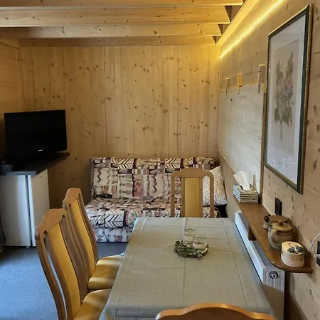 Geraeumiges Tiny Haus Fuer 1 Bis 8 Personen Mit Infrarotkabine Oberoestheim