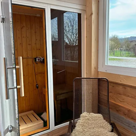 Geraeumiges Tiny Haus Fuer 1 Bis 8 Personen Mit Infrarotkabine